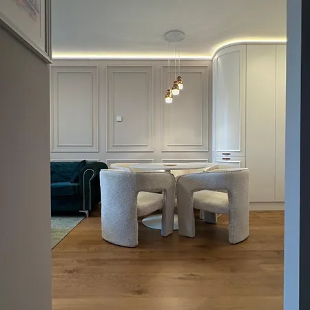 Royal Under The Castle With Ufo View & Free Private Parking Apartament
